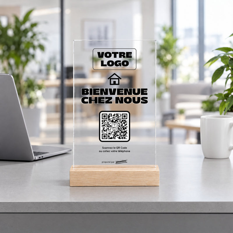 Plaque accueil personnalisée en acrylique dans une agence
