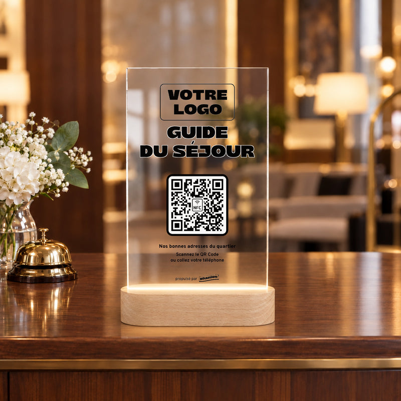 Plaque accueil personnalisée LED à la réception d’un hôtel