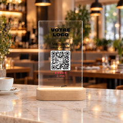 Plaque avis personnalisée LED sur le comptoir d’un restaurant