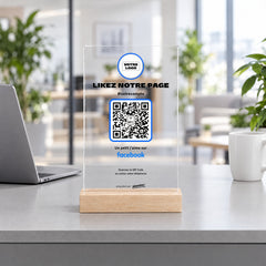 Plaque réseaux sociaux personnalisée en acrylique dans une agence