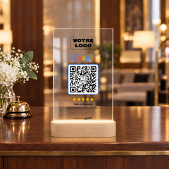 Plaque avis personnalisée LED à la réception d’un hôtel