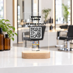 Plaque avis personnalisée LED dans un salon de coiffure