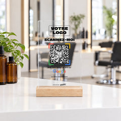 Plaque avis personnalisée en acrylique dans un salon de coiffure