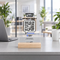 Plaque avis personnalisée en acrylique dans une agence