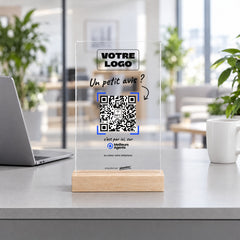 Plaque avis personnalisée en acrylique dans une agence