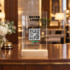 Plaque avis personnalisée LED à la réception d’un hôtel