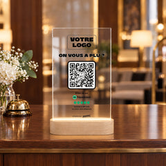 Plaque avis personnalisée LED à la réception d’un hôtel