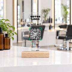 Plaque avis personnalisée en acrylique dans un salon de coiffure