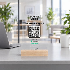 Plaque avis personnalisée en acrylique dans une agence