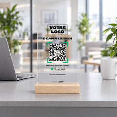 Plaque avis personnalisée en acrylique dans une agence