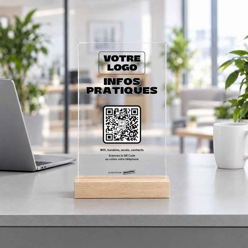 Plaque accueil personnalisée en acrylique dans une agence