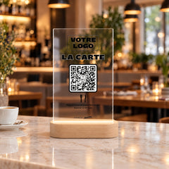 Plaque menu personnalisée LED sur le comptoir d’un restaurant