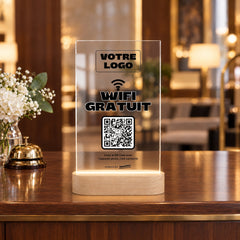 Plaque wifi personnalisée LED à la réception d’un hôtel